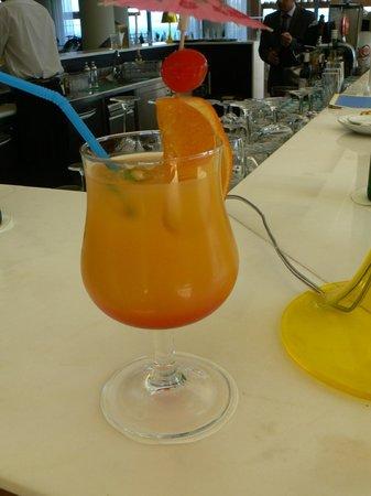 Breezes Cocktail Bar